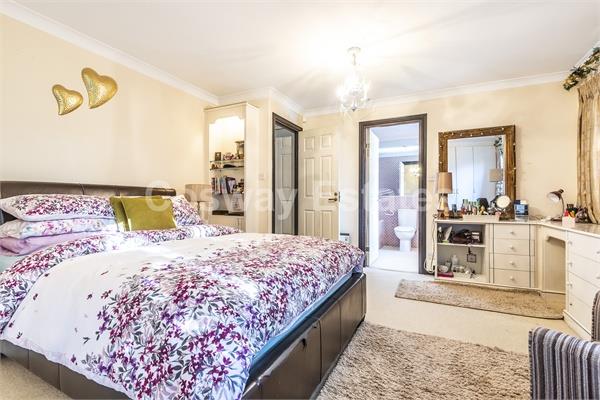 Highwood Hill, Mill Hill, NW7